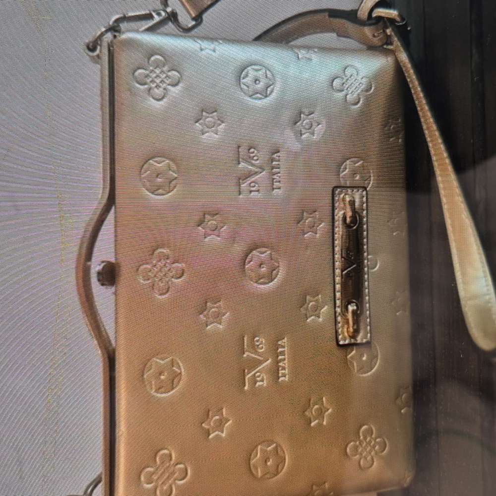 Gorgeous Versace 19V69 Abbigliamento Sportivo SRL Milano Italia Gold Handbag